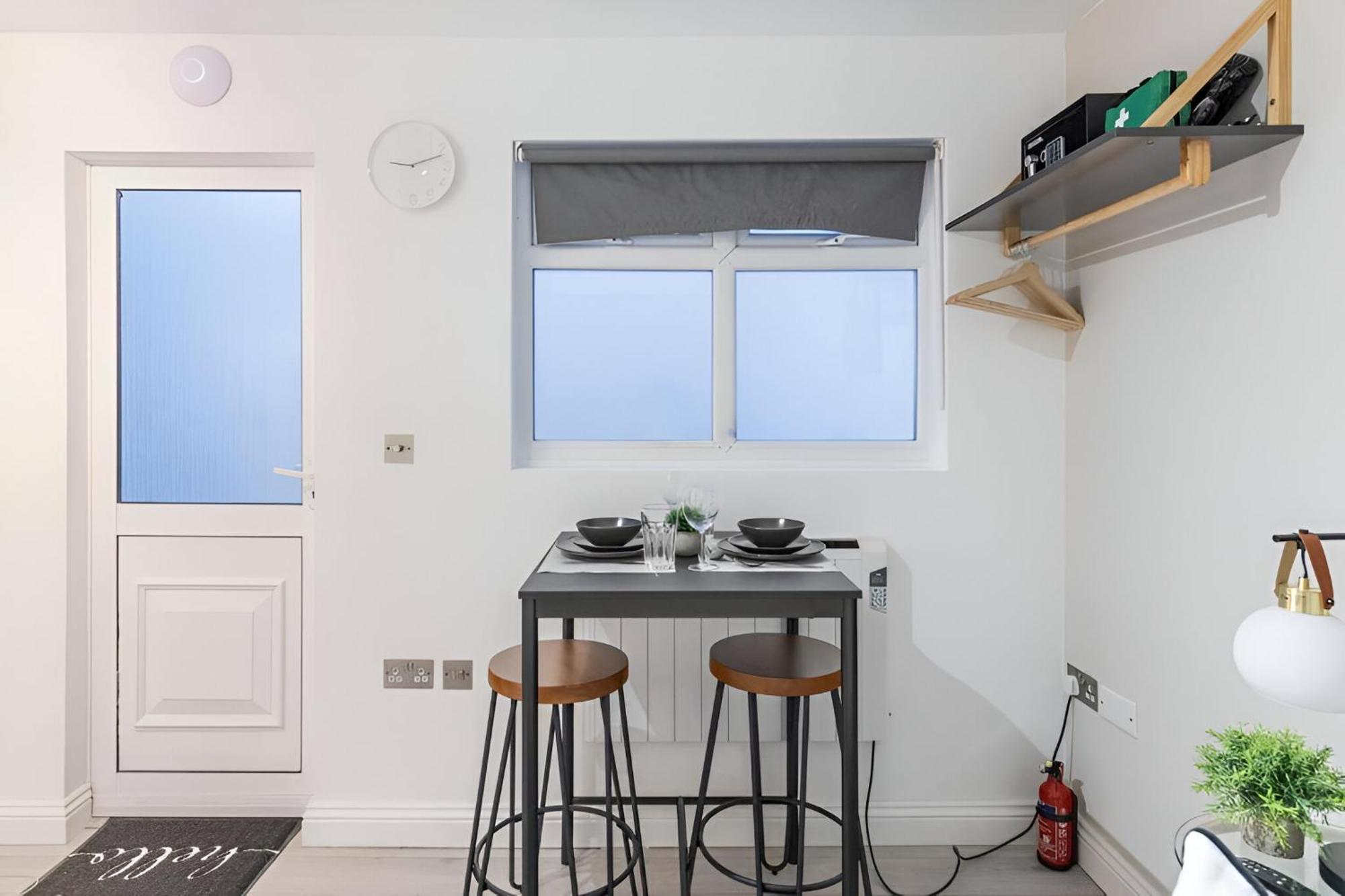 Cozy Vibes Minimalist Studio Stay Londra Exterior foto